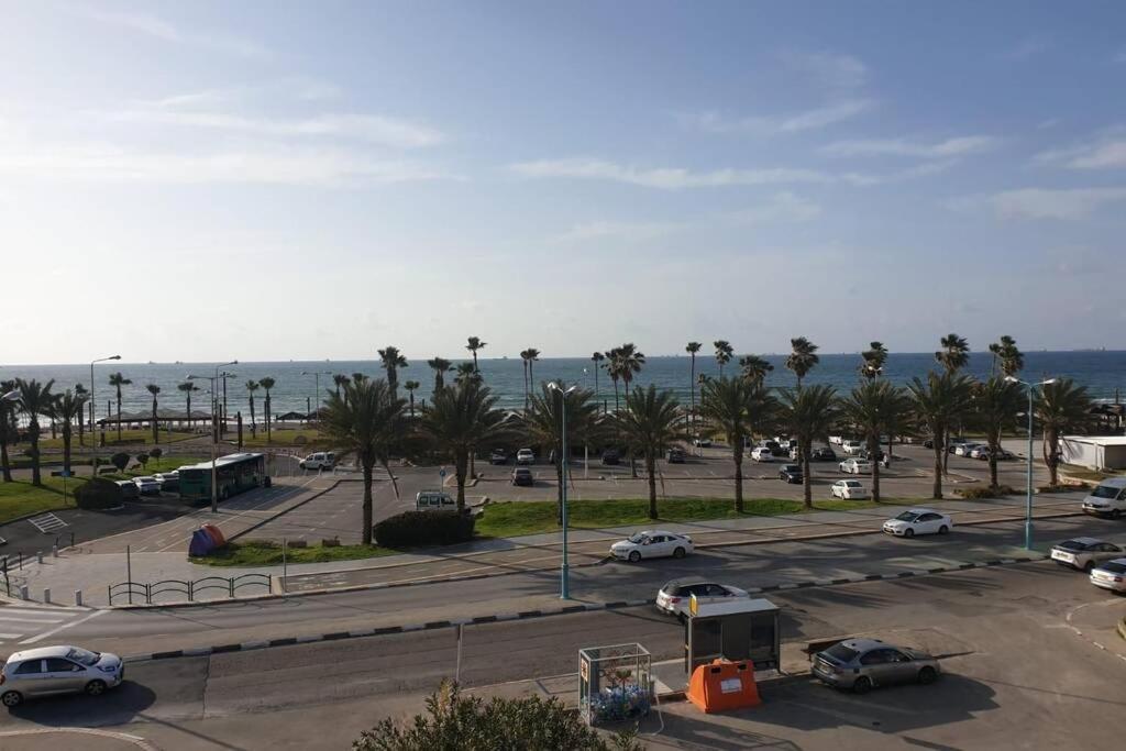 Cozy Apartment With Sea Views Haifa Eksteriør billede